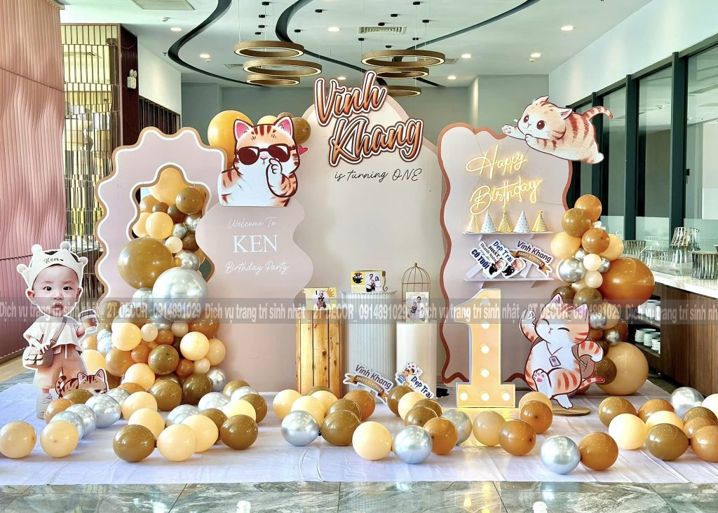 Trang Trí Sinh Nhật Tuổi Mèo Độc Đáo 2T-277 Trang Trí Sinh Nhật Tuổi Mèo Độc Đáo 2T-273 Bạn có thể tìm kiếm thật nhiều mẫu trang trí đa dạng khác nhau và mỗi gói trang trí đều có nhiều điểm đặc biết khác nhau, thế thì Trang Trí Sinh Nhật Tuổi Mèo Độc Đáo 2T-273 cũng vậy Trang Trí Sinh Nhật Tuổi Mèo Độc Đáo 2T-273 là gói trang trí sinh nhật phù hợp với nhiều hình ảnh đáng yêu mang lại cho buổi tiệc của bé sự sang trọng Tạo ra khu vực có thể lưu giữ được kỷ niệm đang yêu của bé và của đại gia đình của mình Và vào buổi tiệc sinh nhật đầu tiên của bé thì gia đình đã dành cho bé Trang Trí Sinh Nhật Tuổi Mèo Độc Đáo 2T-273 vô cùng đáng yêu Hãy cùng Dịch Vụ 2T tìm hiểu xem Trang Trí Sinh Nhật Tuổi Mèo Độc Đáo 2T-273 có những gì nhé. I.Lựa Chọn Gói Trang Trí Sinh Nhật Dành Cho Bé Trước khi có thể lựa chọn Trang Trí Sinh Nhật Tuổi Mèo Độc Đáo 2T-273 dành cho bé , gia đình đã tìm hiểu nhiều gói trang trí sinh nhật khác nhau dành cho bé Từ lựa chọn màu sắc làm phông nền cho buổi tiệc, đến những phụ kiện cần thiết để tạo nên những mẫu trang trí đẹp nhất? Tông màu nào sẽ phù hợp với sinh nhật của bé trai ? Lựa chọn tông màu nào để phù hợp với không gian nhà bạn? Những lựa chọn này cũng có thể gây khó khăn trong việc lựa chọn trang trí tại nhà. Chúng ta cùng lựa chọn những tông màu, những phụ kiện cần thiết cho việc trang trí sinh nhật bé trai tại nhà. Và sự lựa chọn vô cùng đáng yêu này Vậy lựa chọn gói trang trí sinh nhật dành cho bé chính là lựa chọn cho mình và cả gia đình mình có một tấm hình lưu giữ kỷ niệm thật đẹp và tinh tế II.Không Gian Để Trang Trí Sinh Nhật Cho Bé Trai Để ngày sinh nhật của bé có thể trở nên ý nghĩa thì không gian để có thể trang trí sinh nhật cho bé thì cũng chính là một điều vô cùng quan trọng, Gia đình có thể lựa chọn khu vực trang trí đa dạng như tại không gian sảnh tiệc tại nhà hàng, ngoài sân vườn , ngay tại ngôi nhà của mình và nhiều khu vực đa dạng khác Đi kèm khu vực trang trí rộng rãi thì gói trang trí sinh nhật con có thêm cả nhiều bong bóng đan xen nhau cùng với nhiều phụ kiện sang trọng khác Mọi thứ sẽ tổng hợp lại vào tạo nên một buổi tiệc hoành tráng dành cho sinh nhật đầu tiên của bé Và chúng tôi cam kết sẽ đồng hành cùng bạn trong quá trình lựa chọn tới khâu trang trí ,cùng với nhận viên trẻ trung năng động trang đày nhiệt huyết chúng tôi tự tin mang đến cho sinh nhật con bạn một cách tuyệt vời nhất 1/Khu vực dưng Backdrop Kết hợp với line bóng cùng tông màu tạo ra sự nổi bật cho backgound Mẫu trang trí được sử dụng 3 backdrop 1 backdrop chữ U ngược và 2 tấm fomex , đi kèm theo đó và hình ảnh liên quan đi kèm Gói trang trí sinh nhật được lên demo cẩn thận và cho quý khách để có thể thay đổi nhiều như ý muốn của mình Một line bóng được đi xung quanh khuông được đi với phong cách freestyle bóng lớn chen bóng nhỏ vô cùng chuyên nghiệp ( được xịt thêm một lớp xịt bóng bên ngoài để giữ được màu của bóng và giữ bóng lâu bể hơn ) 2/Khu vực để trụ đôn Gallery Phía trước để ba trụ đôn Gallery sang trọng và kệ để bánh kem cho bé Quý khách hàng có thể lựa chọn thêm cho mình thêm kệ để bánh cup cake và hình ảnh cho bé Cùng với nhiều ảnh chibi có thể để bàn cho bé một cách sang trọng và cực kì đáng yêu Kèm theo 1 ảnh chibi và 2 ảnh mèo và 3 hashtag siêu dễ thương IV. Mẫu trang trí sinh nhật cho bé và lập kế hoạch để buổi tiệc sinh nhật Để buổi tiệc sinh nhật cho bé diễn ra một cách thành công và vui vẻ rất. Ba mẹ bé nên lập kế hoạch cụ thể để có buổi tiệc như ý. Sau đây, Dịch Vụ 2T sẽ giúp bạn lập ra một kế hoạch cụ thể nhất. Chọn ngày giờ phù hợp để có lượng khách đông đủ nhất Lên ý tưởng khác mời Thực đơn trong buổi tiệc Set up, trang trí sinh nhật cho bé tại nhà bởi đội ngũ của chúng tôi Hoạt động giao lưu, hoạt náo trong buổi tiệc sinh nhật Dịch vụ trang trí sinh nhật bé trai, Dịch Vụ 2T còn cung cấp 1 số dịch vụ sau: Fanpage của Dịch Vụ 2T: Sinh nhật của bé Trang trí sinh nhật bé trai Trang trí sinh nhật bé gái Trang trí đơn lẻ Trang trí trọn gói Chú hề mc hoạt náo tổ chức trò chơi cho bé Ảo thuật gia Tôn Ngộ Không vui nhộn Biểu diễn bong bóng xà phòng và rất nhiều hoạt động giải trí khác Những dịch vụ sinh nhật cần thiết sẽ được Dịch Vụ 2T tư vấn cụ thể. Để đáp ứng nhu cầu tiết yếu của mọi khách hàng. Về chi phí, giá cả sẽ phù hợp với tất cả dịch vụ sinh nhật.